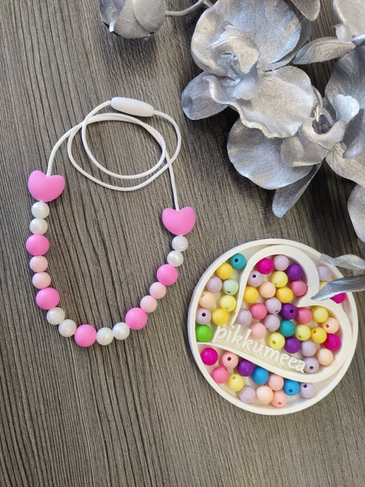 Lasten kaulakoru sydän (pinkki / helmiäisvalkoinen / vaaleanpunainen)