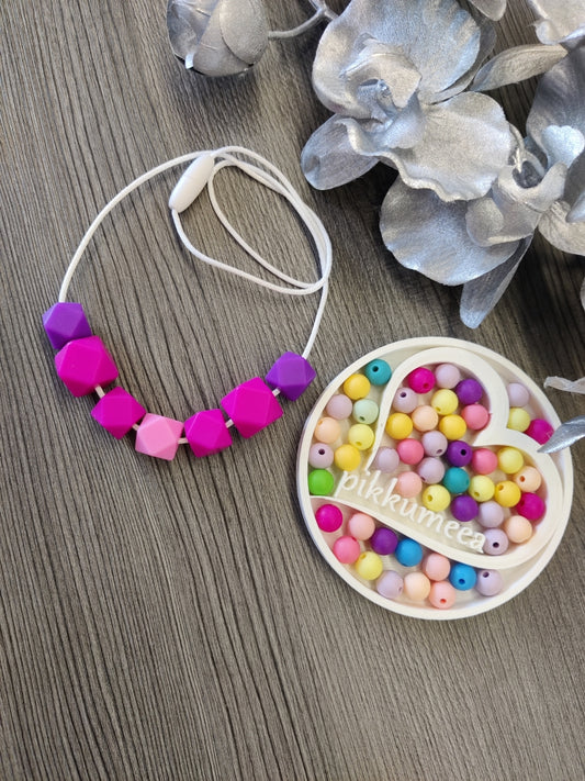 Lasten kaulakoru hexagon (pinkki / fuksia / liila)