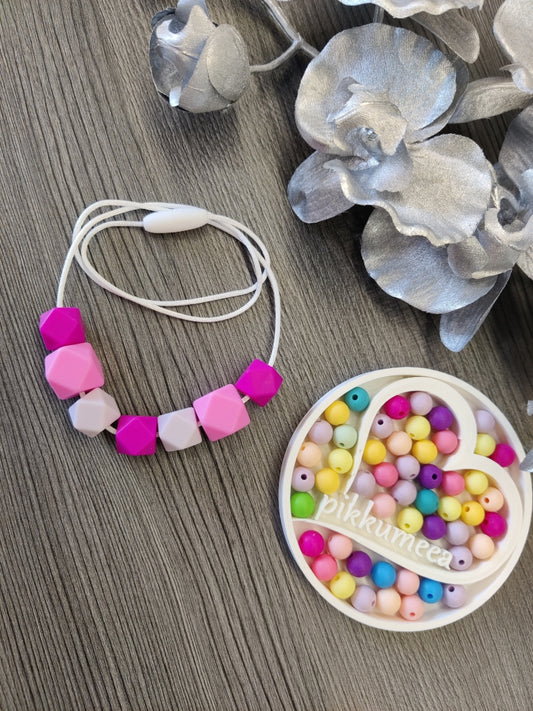 Lasten kaulakoru hexagon (pinkki / fuksia / vaaleanliila)