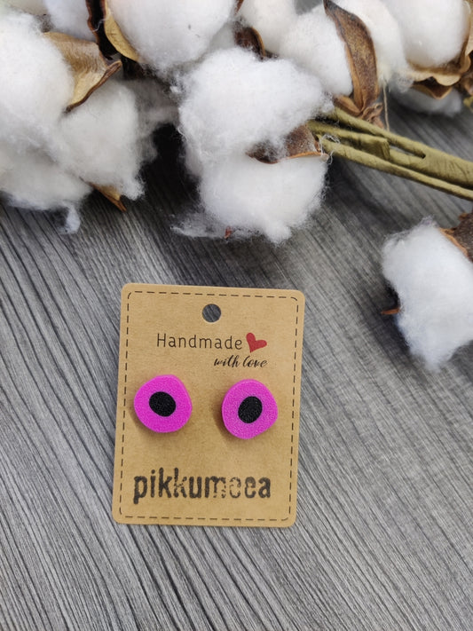 Nappikorvakorut Englannin laku (eri värejä)