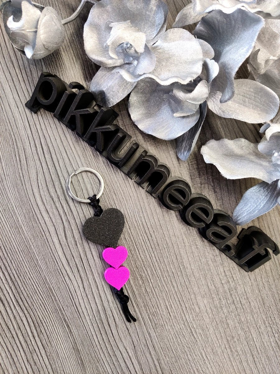 Avaimenperä Sydän (pinkki / musta kimaltava) - pikkumeea