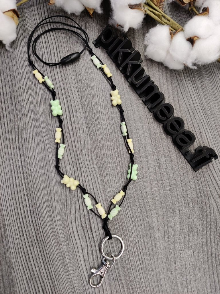 Avainkaulanauha Karkki / Nallekarkki 75cm (eri värejä) - pikkumeea