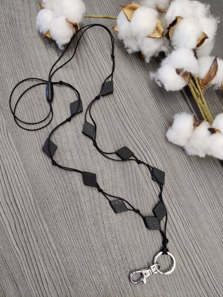 Avainkaulanauha Salmiakki 90cm (musta) - pikkumeea