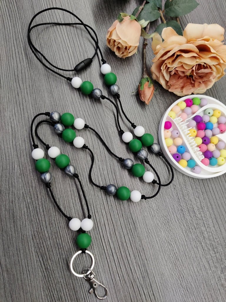 Avainnauha olan yli (smaragdin vihreä / hopea / valkoinen) - pikkumeea