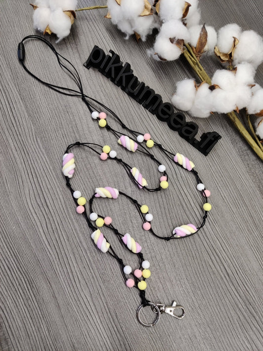 Avainnauha olan yli Vaahtokarkki Fimo (eri värejä) - pikkumeea