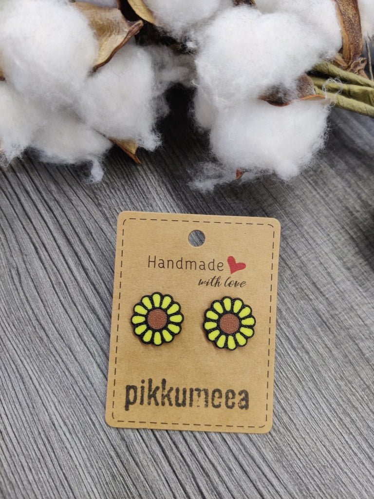 Nappikorvakorut Kukka (eri värejä) - pikkumeea