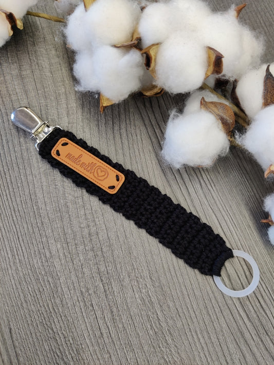 Virkattu tuttinauha nahkamerkillä (eri värejä)