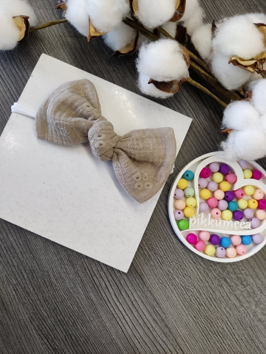 Hiuspanta harsorusetilla kukka (eri värejä)