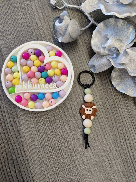 Avaimenperä hahmolla (eri värejä)