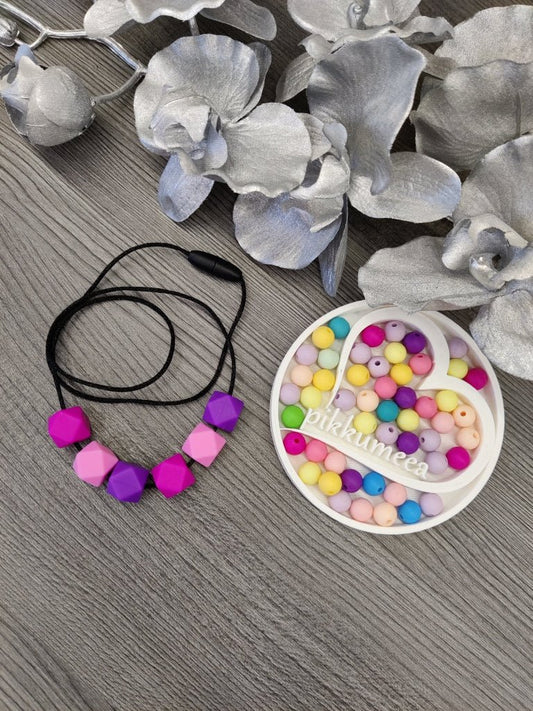 Aistikoru hexagon (eri värejä) - pikkumeea