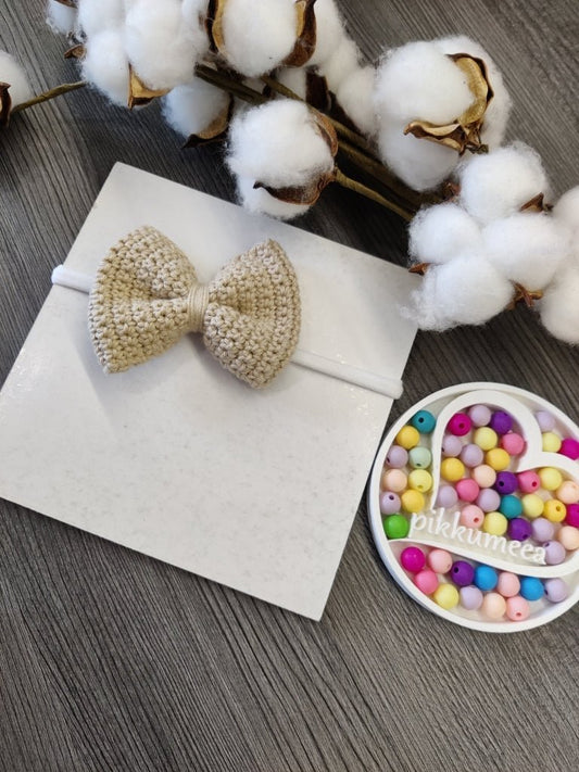 Hiuspanta virkatulla rusetilla (eri värejä) - pikkumeea