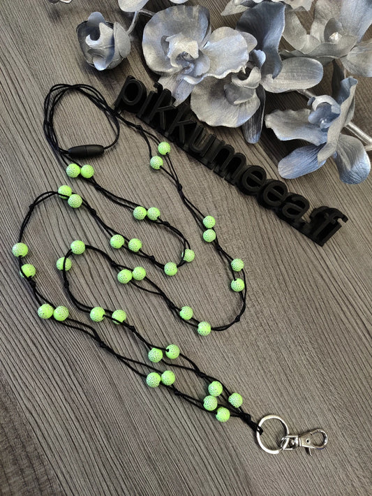 Avainnauha olan yli akryylihelmistä (lime)