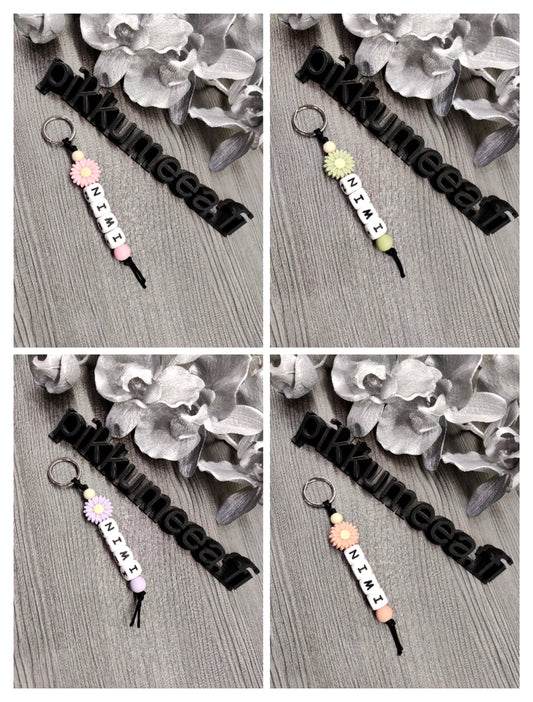 Avaimenperä Kukka (omalla nimellä)