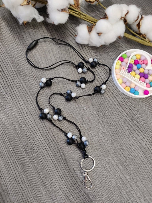Avainkaulanauha 90cm (musta / hopea / helmiäisvalkoinen) - pikkumeea