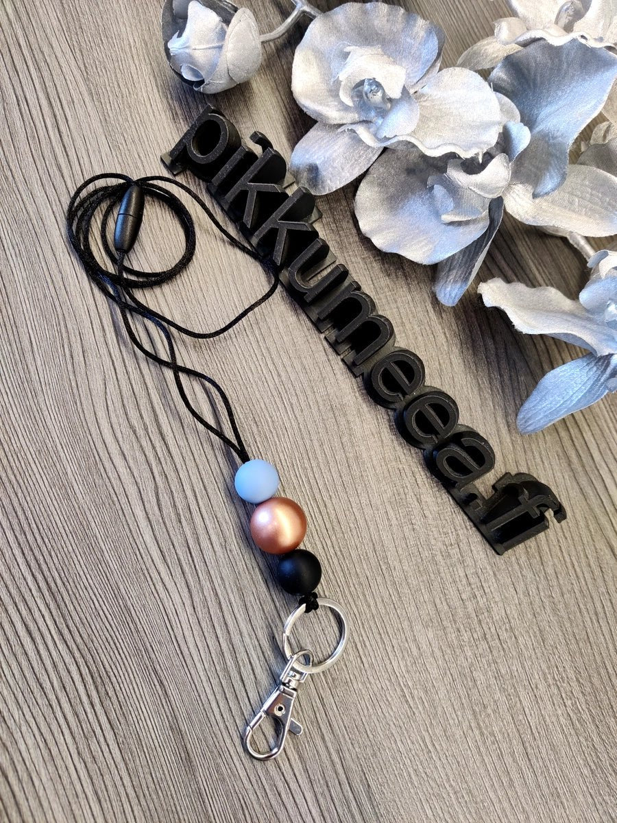 Avainkaulanauha 90cm (puuteri sininen / kupari / musta) - pikkumeea