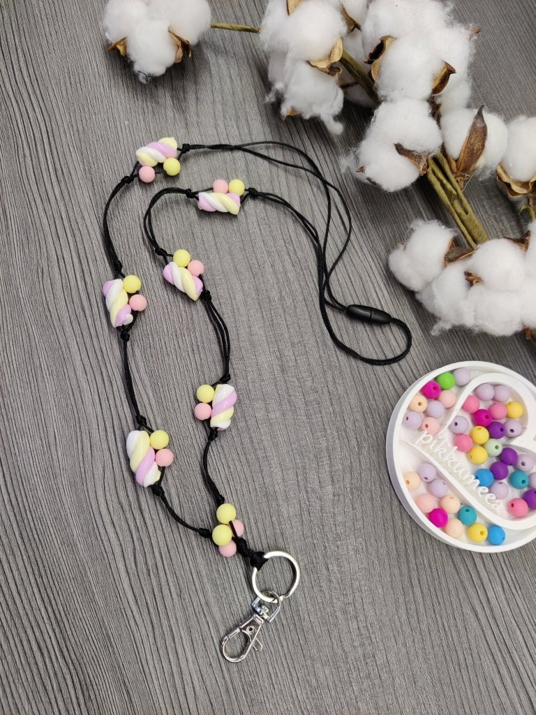 Avainkaulanauha 90cm Vaahtokarkki Fimo (vaaleanpunainen / vaaleankeltainen / valkoinen) - pikkumeea