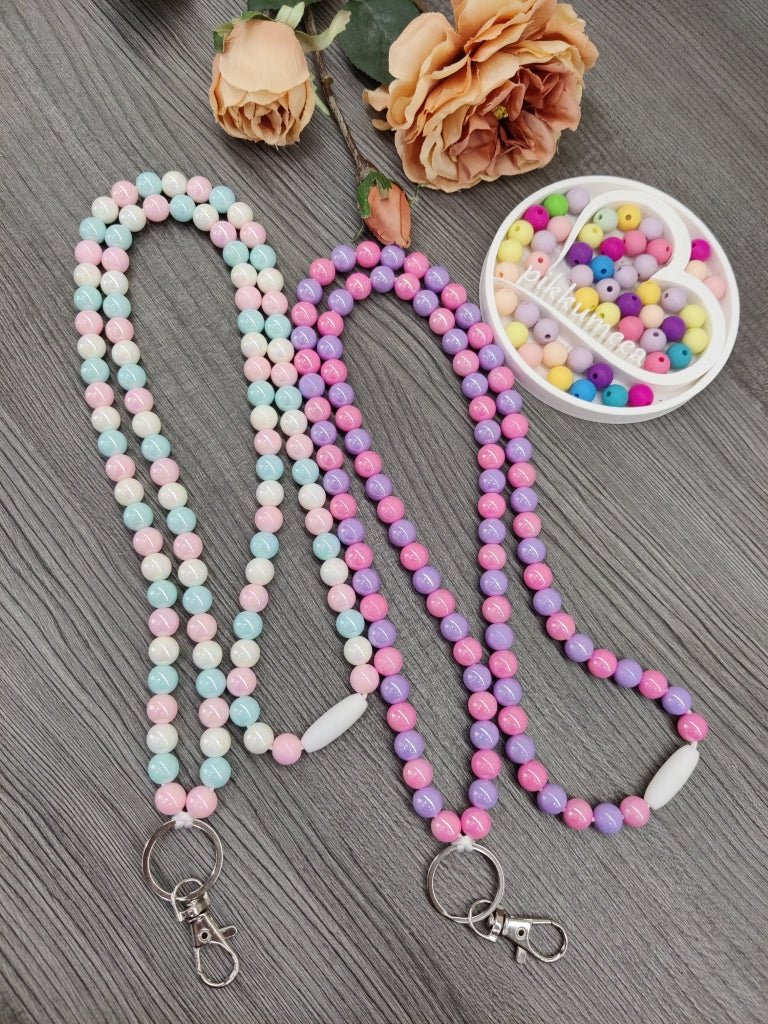 Avainkaulanauha akryylihelmillä 90cm (eri värejä) - pikkumeea