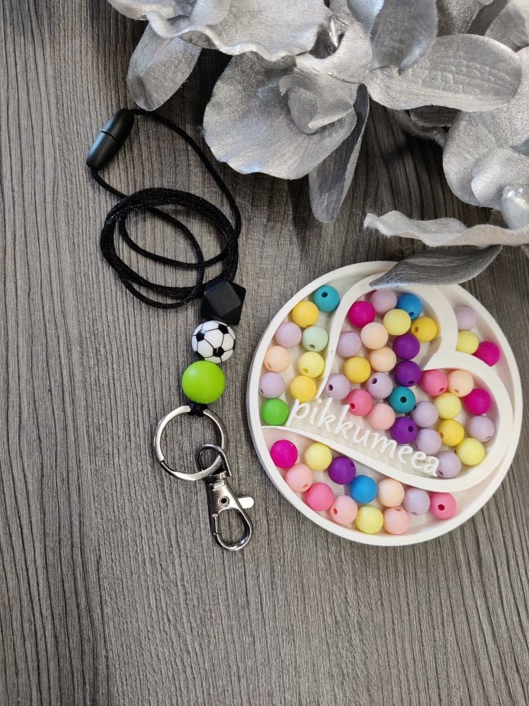 Avainkaulanauha Jalkapallo 75cm (kirkas vihreä / musta) - pikkumeea