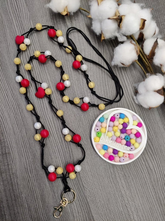 Avainnauha olan yli (punainen / helmiäiskulta / helmiäisvalkoinen) - pikkumeea