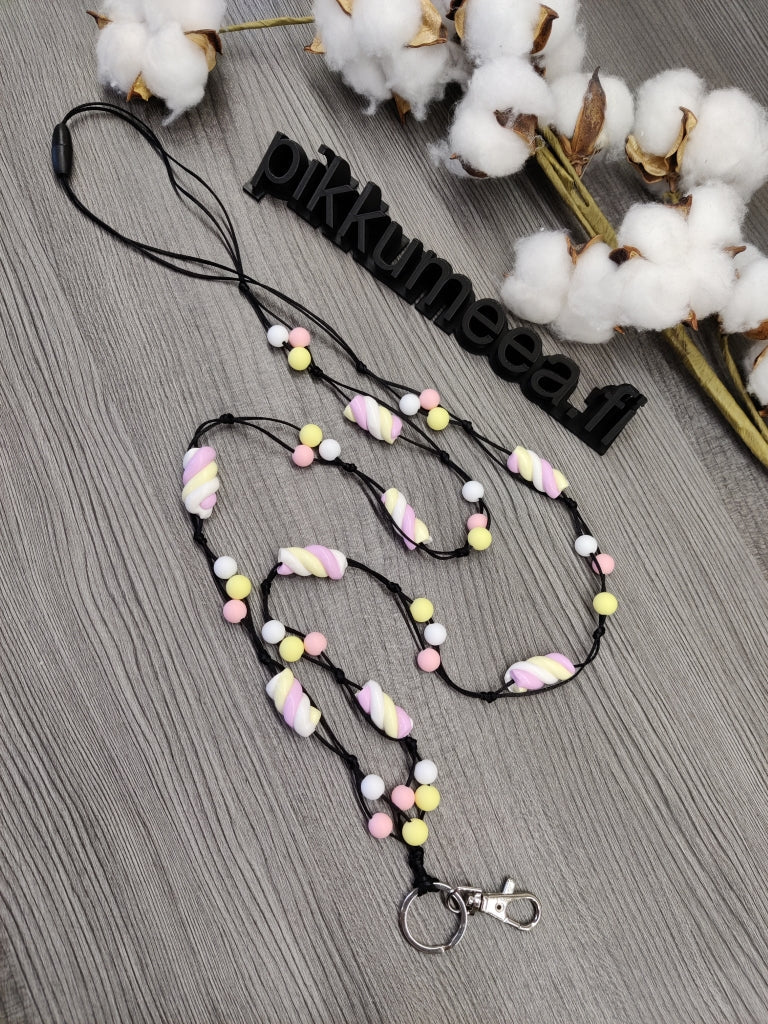 Avainnauha olan yli Vaahtokarkki Fimo (eri värejä) - pikkumeea