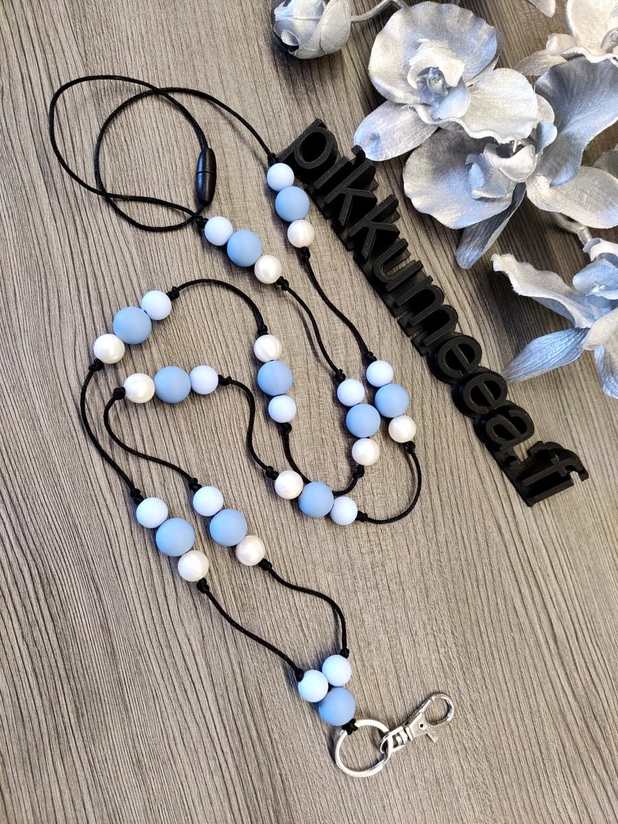 Avainnauha olan yli (vaaleansininen / puuteri sininen / helmiäisvalkoinen) - pikkumeea