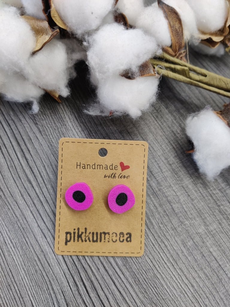 Nappikorvakorut Englannin laku (eri värejä) - pikkumeea