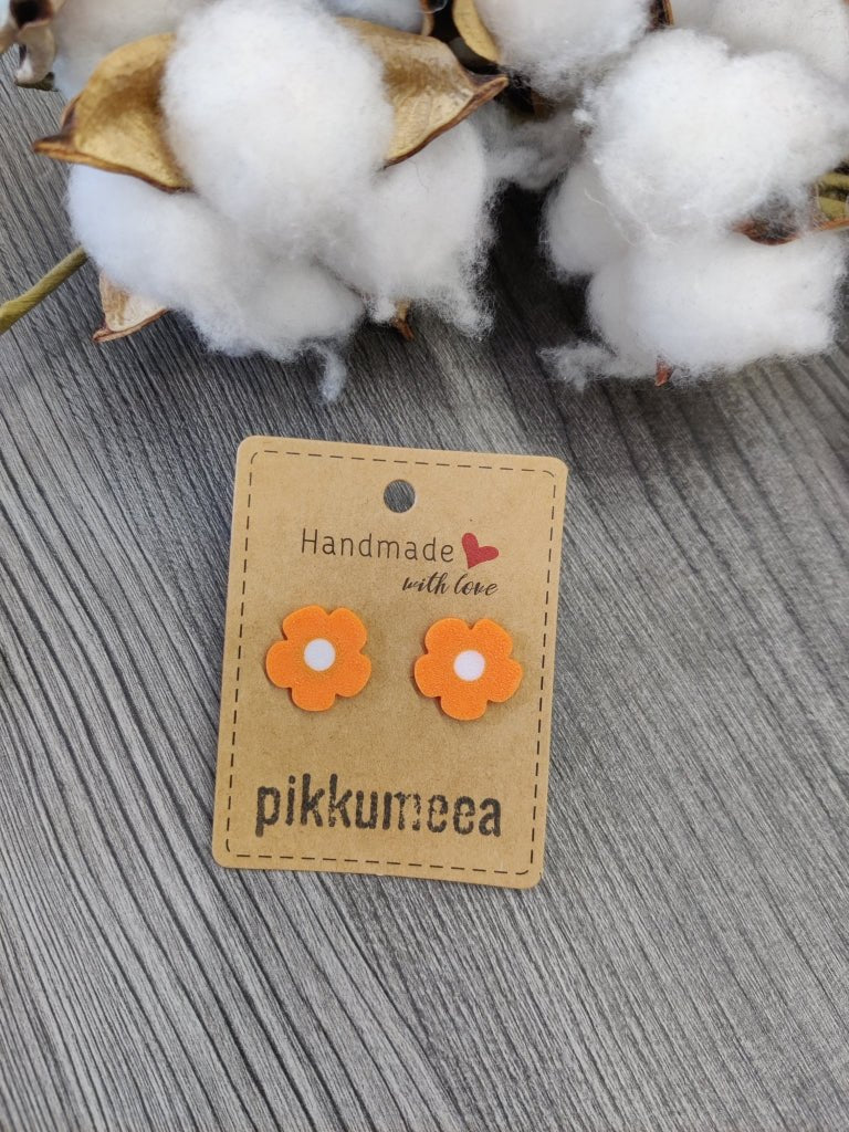 Nappikorvakorut Kukka (eri värejä) - pikkumeea