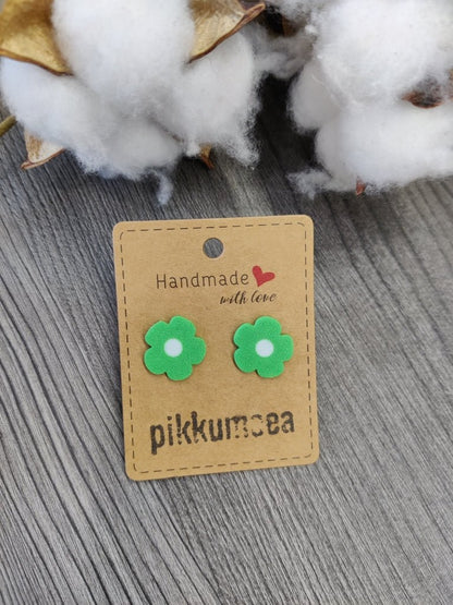 Nappikorvakorut Kukka (eri värejä) - pikkumeea