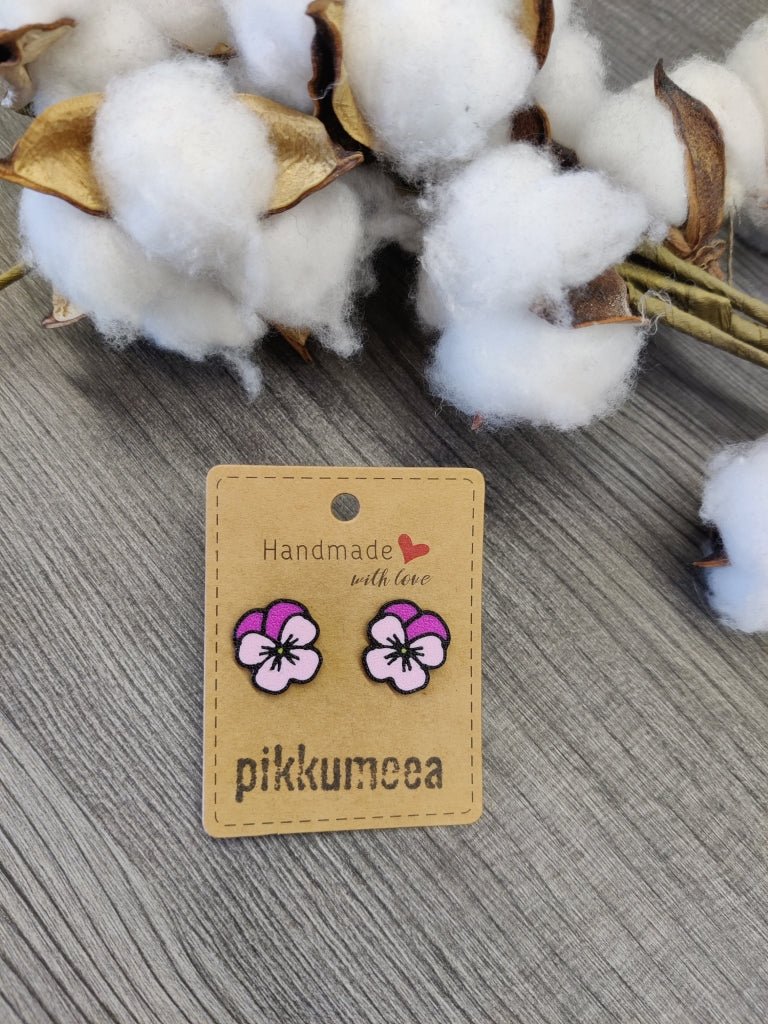 Nappikorvakorut Orvokki (eri värejä) - pikkumeea