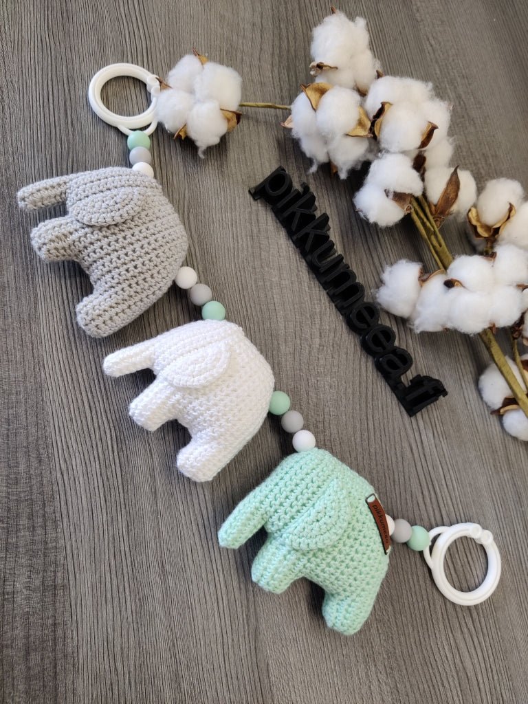 Vaunulelu kolme norsua (eri värejä) 38 - 41 cm - pikkumeea