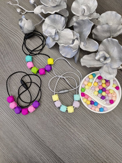 Aistikoru hexagon (eri värejä) - pikkumeea