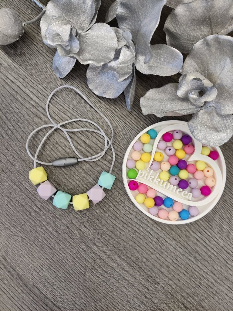 Aistikoru hexagon (eri värejä) - pikkumeea