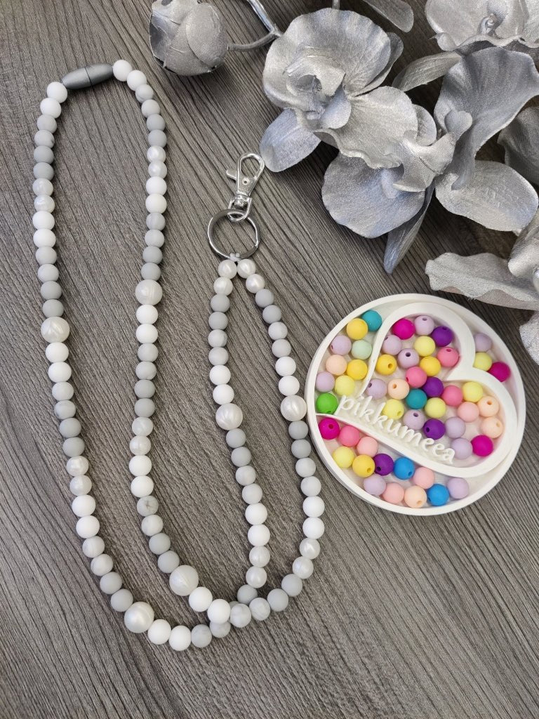 Avainkaulanauha 90cm (helmiäisvalkoinen / vaaleanharmaa / marmori / valkoinen) - pikkumeea