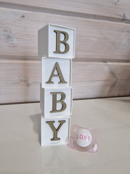 Kirjainkuutiot "BABY" - pikkumeea