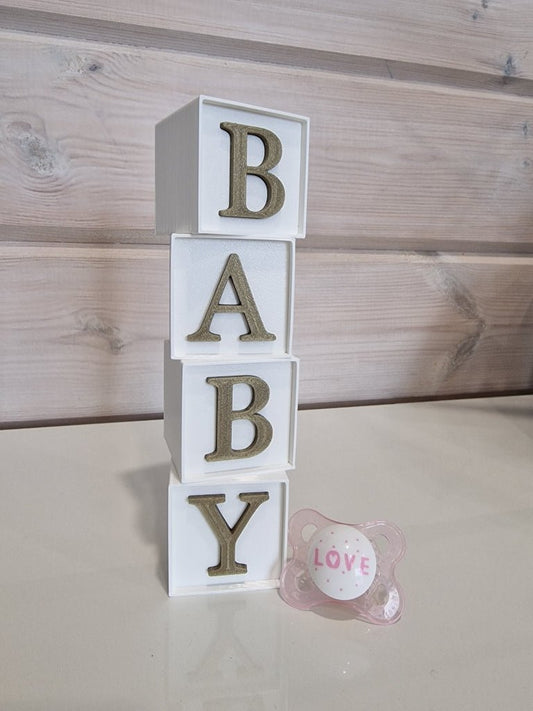 Kirjainkuutiot "BABY" - pikkumeea