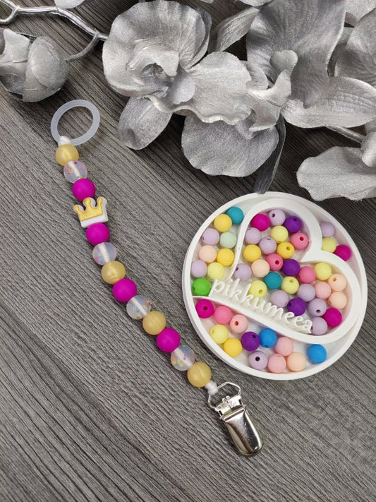 Tuttinauha kruunu (helmiäiskulta / kirkas pilkullinen / fuksia) - pikkumeea