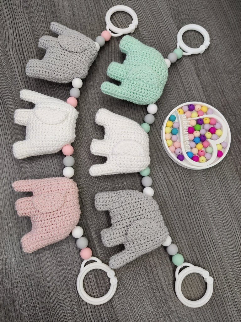 Vaunulelu kolme norsua (eri värejä) 38 - 41 cm - pikkumeea