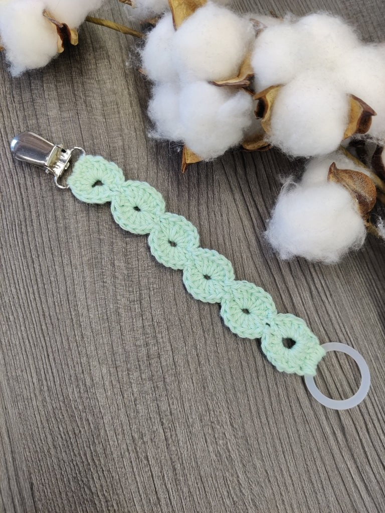 Virkattu tuttinauha (eri värejä) - pikkumeea