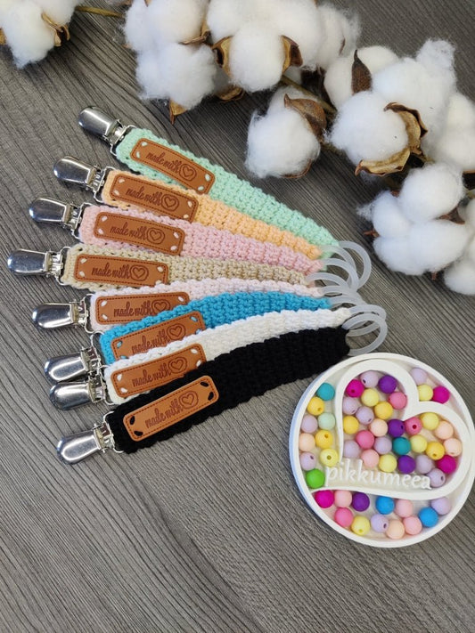 Virkattu tuttinauha nahkamerkillä (eri värejä) - pikkumeea